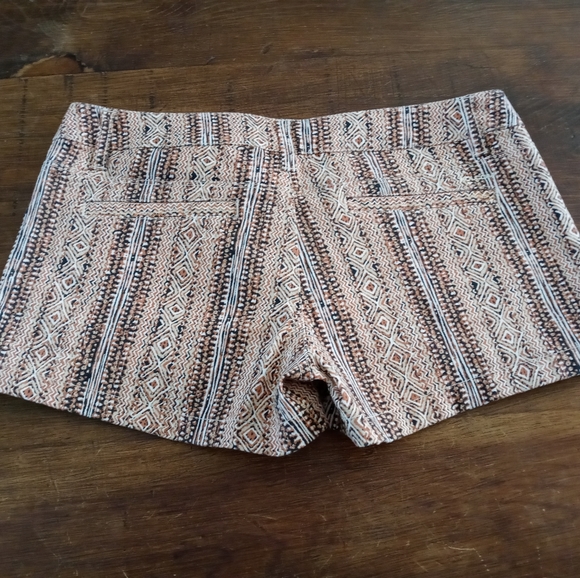 Volcom Short Shorts in Pattern Size 3 - Picture 10 of 11